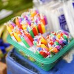 Kleurrijke tuinkaarsen: verlicht je zomeravonden