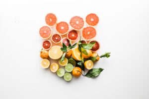 Zomerse-kleuren-hoe-citruspaletten-je-interieur-laten-stralen-unsplash_YSA1IRkGAsg
