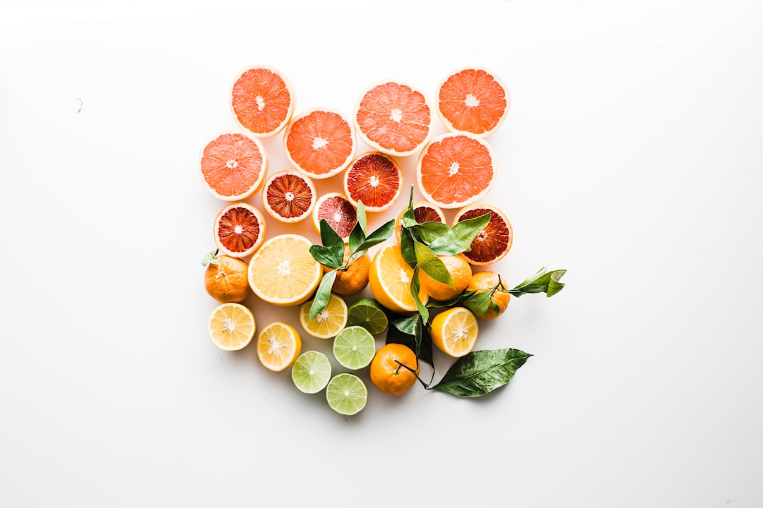 Zomerse-kleuren-hoe-citruspaletten-je-interieur-laten-stralen-unsplash_YSA1IRkGAsg