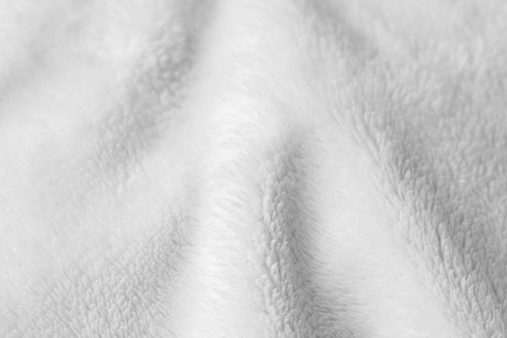 Maximalisme-hoe-dramatische-kleuren-de-sombere-dagen-opfleuren-unsplash_RJ17oltAMLk
